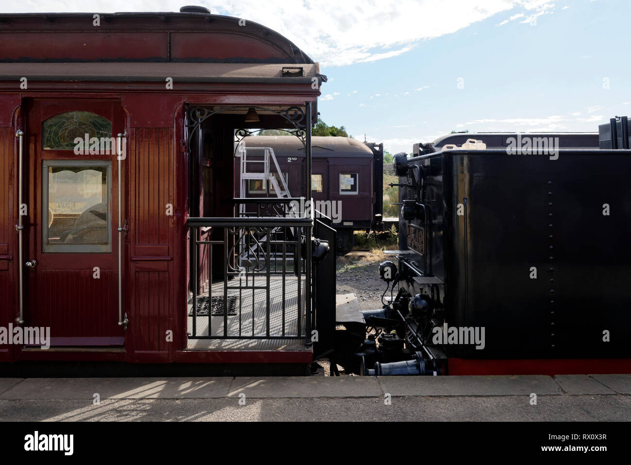 Il Tambo Parlor Car, una prima classe di trasporto costruite nel 1919, Maldon stazione ferroviaria, Victoria, Australia. Aperto nel 1884, la stazione storica servita Foto Stock