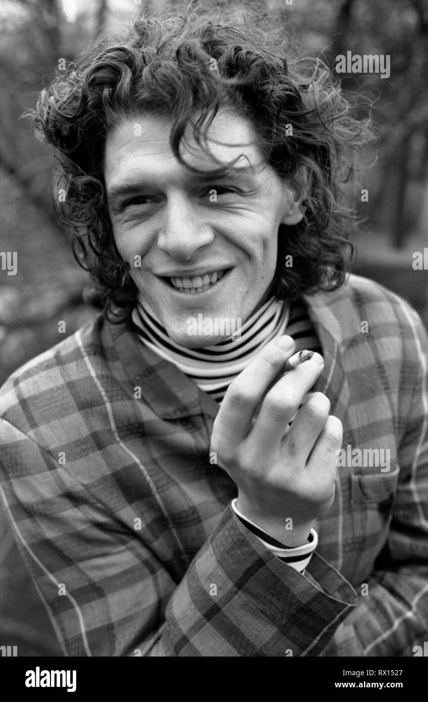 Marco Pierre White, chef, su Wandsworth Common di fronte al ristorante Harveys, dove ha fatto il suo nome e ha vinto due stelle Michelins, Londra, Inghilterra, Regno Unito 1987 Foto Stock