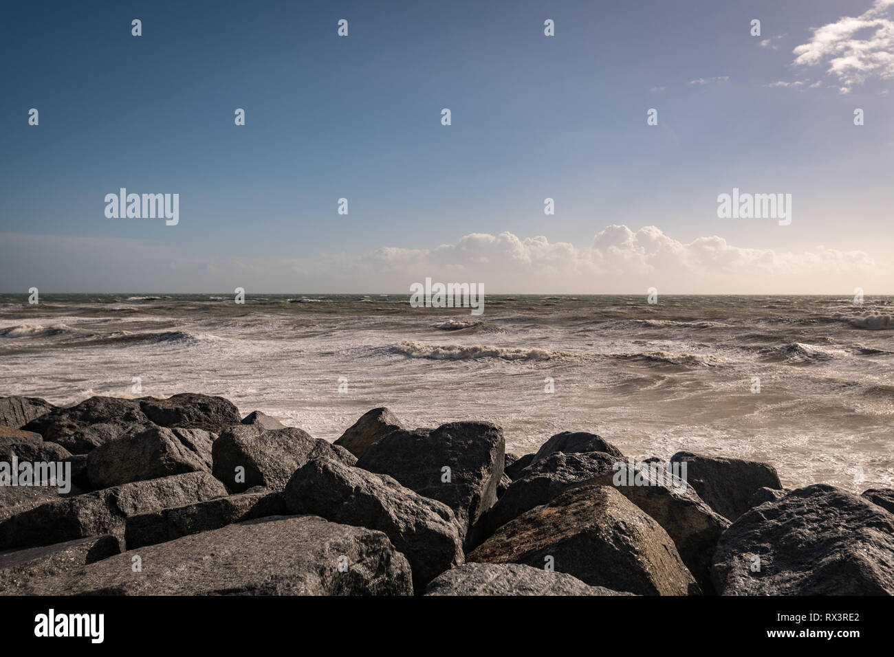 L'uomo ha fatto le difese del mare Foto Stock