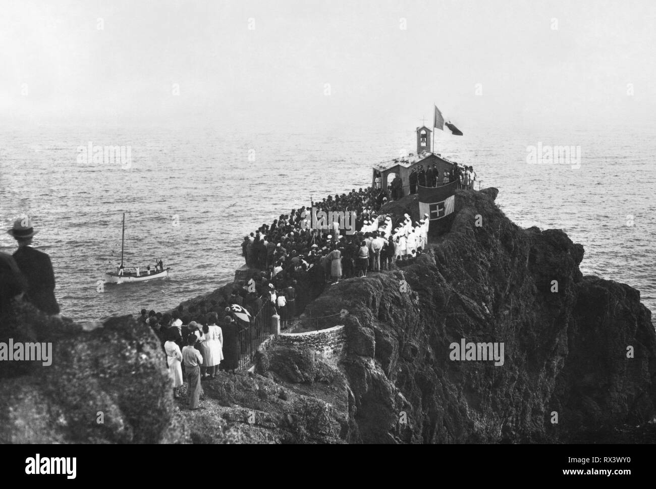 Processione, chiesa della Madonna della punta, Bonassola, liguria, Italia 1920 Foto Stock