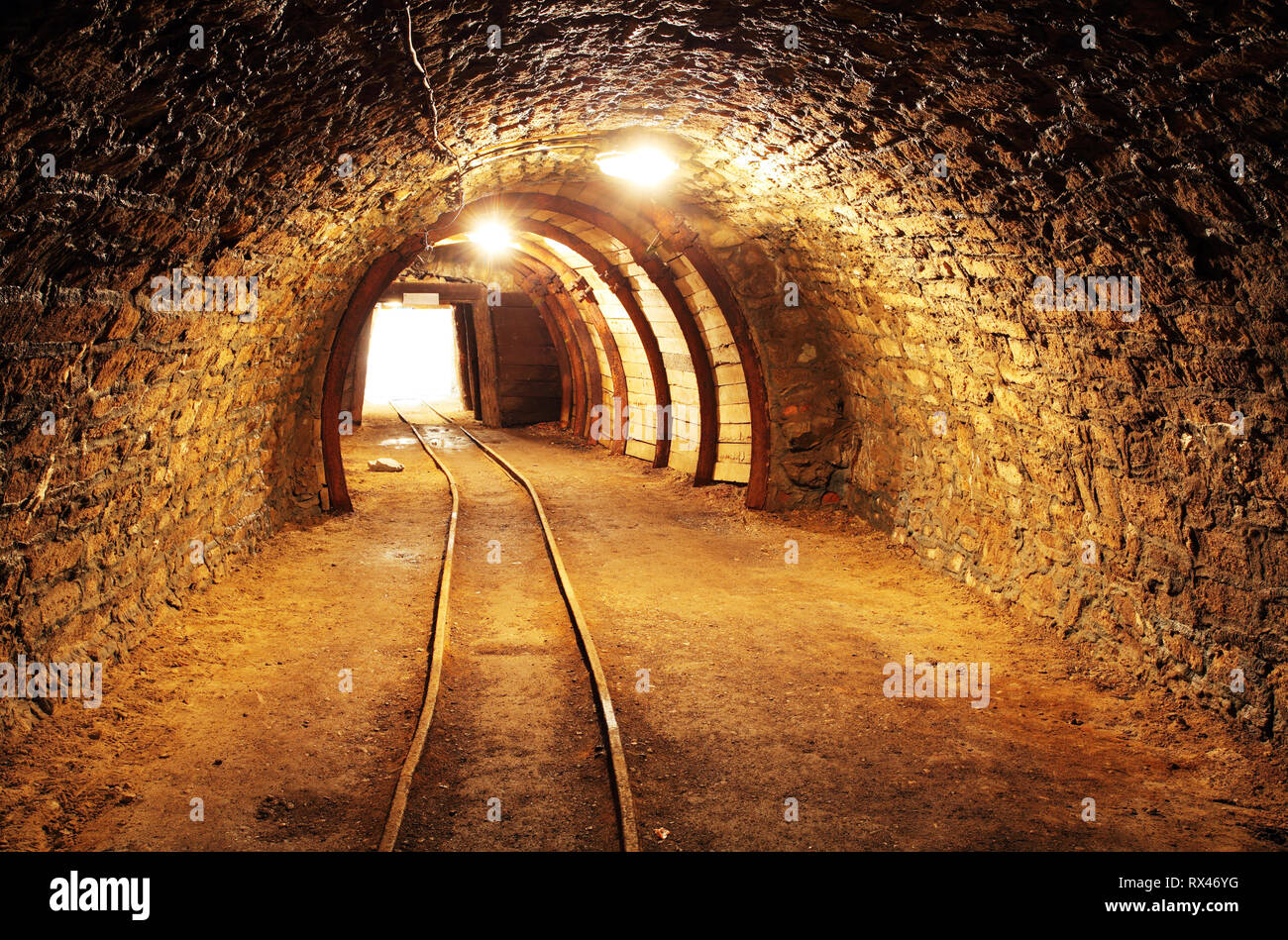 Mina sotterranea tunnel, industria mineraria Foto Stock