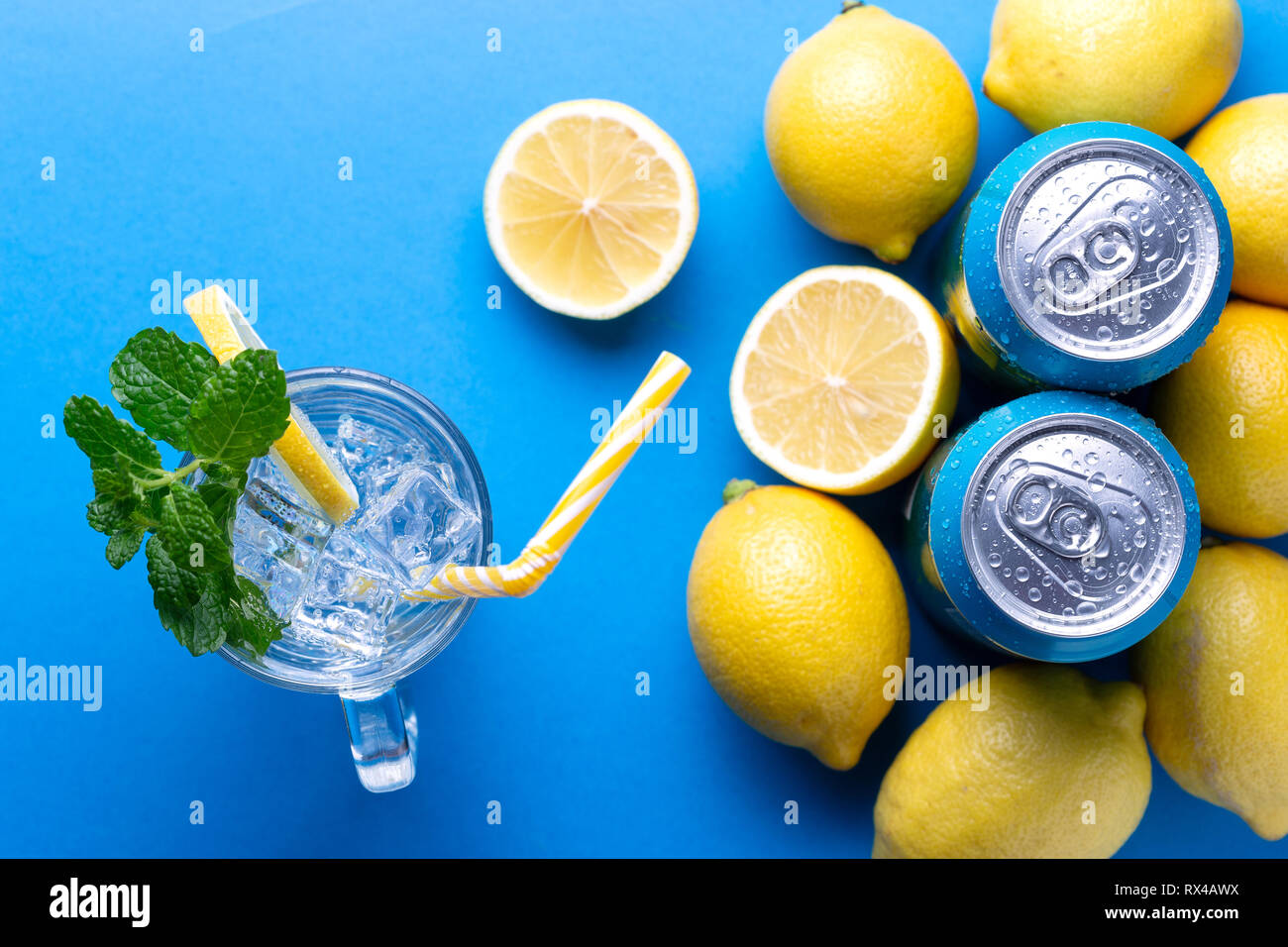 Soda pop può. Dissetante bevanda estiva. Posto per il testo Foto Stock