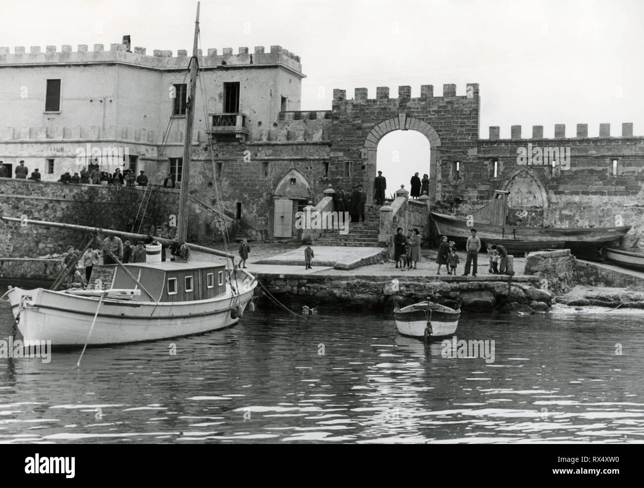 Porta merlata, isola di Pianosa, Toscana, Italia 1955 Foto Stock