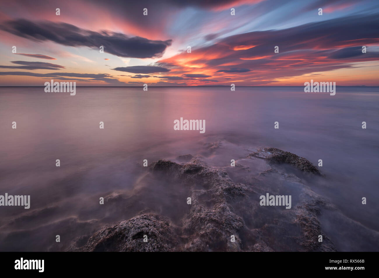 Spettacolare altocumulus lenticularis nuvole a bay Borik Mali Losinj(Croazia) Foto Stock