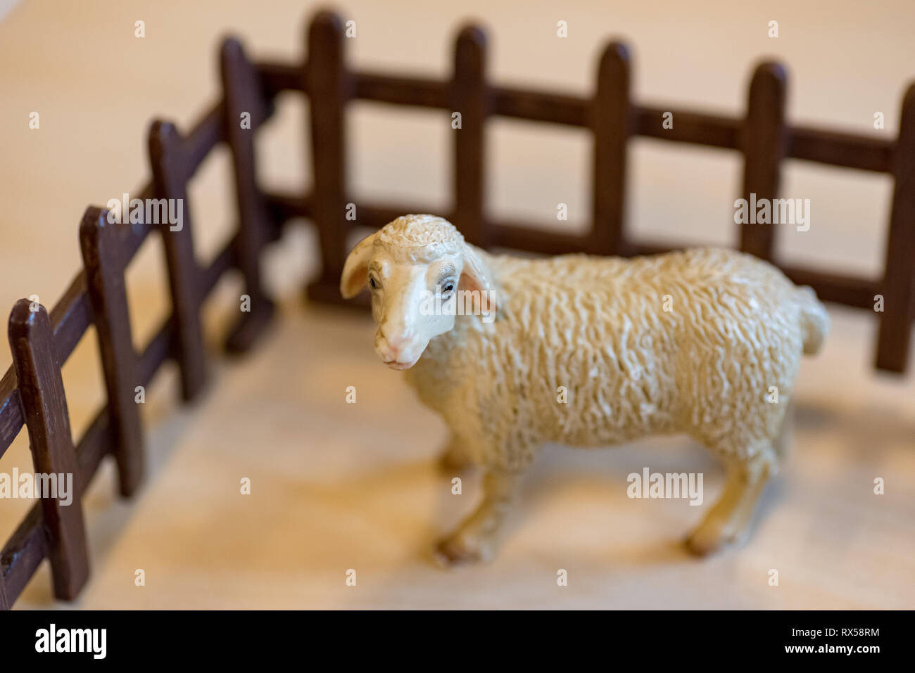 Giocattolo di plastica gli animali della fattoria in una scuola materna in Svezia Foto Stock