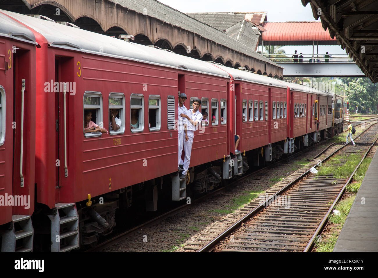 Treno a colombo fort stazione in Sri Lanka Foto Stock