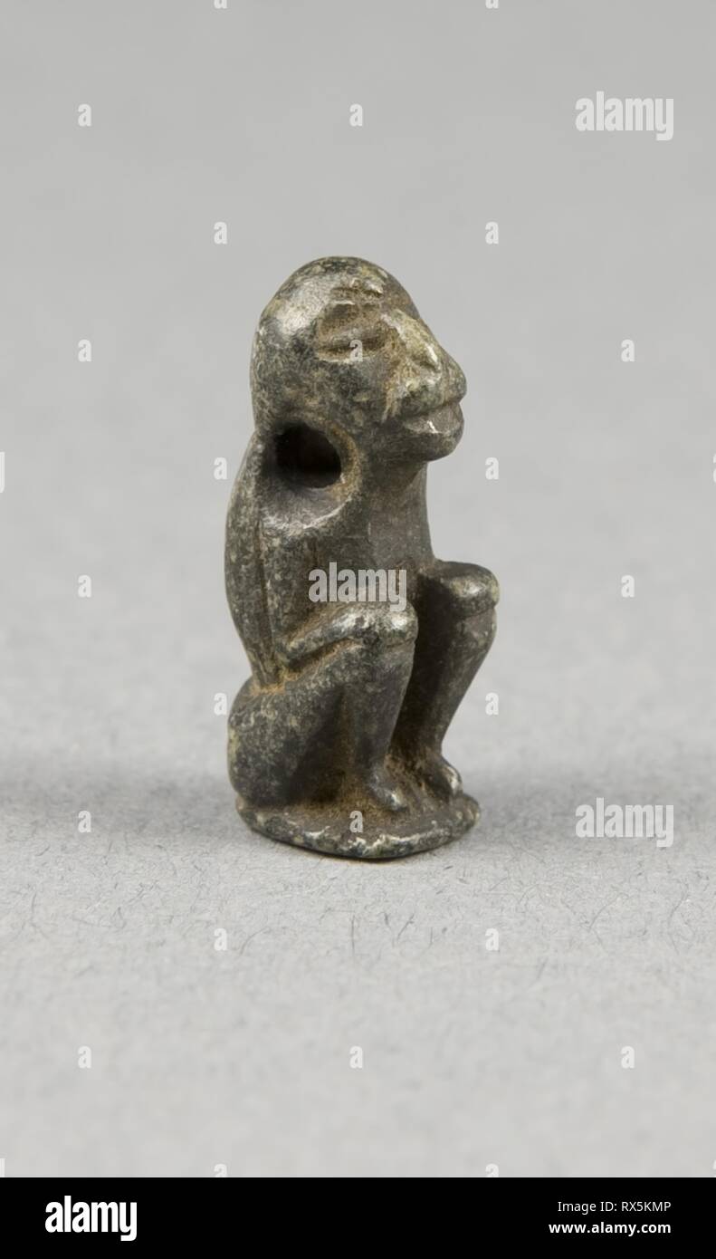 Amulet della posizione da seduto Ape. Egiziano. Data: 1700 BC. Dimensioni: 1,9 × 0,6 × 0,6 cm (3/4 × 1/4 × 1/4 in.). In steatite. Provenienza: Egitto. Museo: Chicago Art Institute. Autore: antica egiziana. Foto Stock