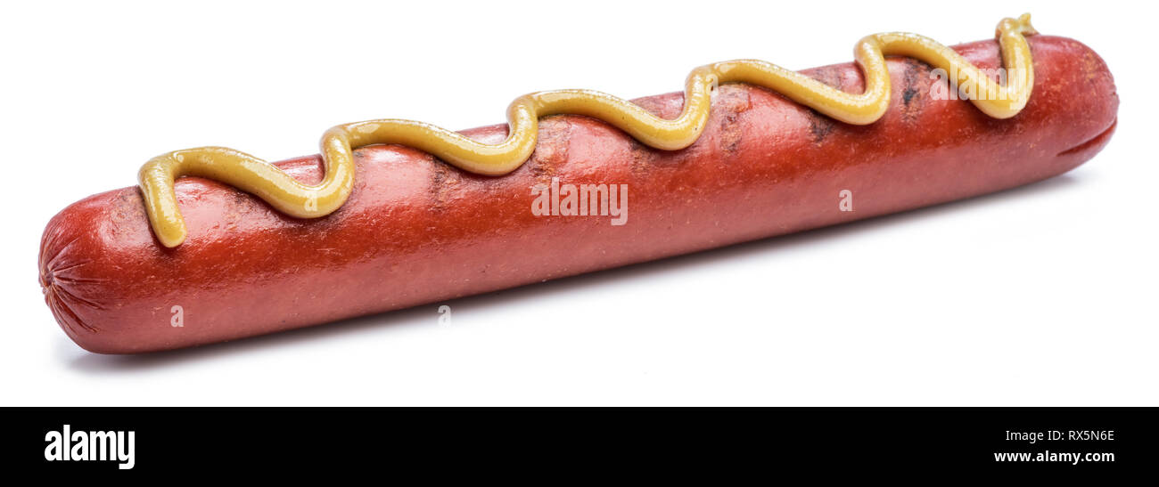 Salsicce alla griglia con senape isolati su sfondo bianco. Foto Stock