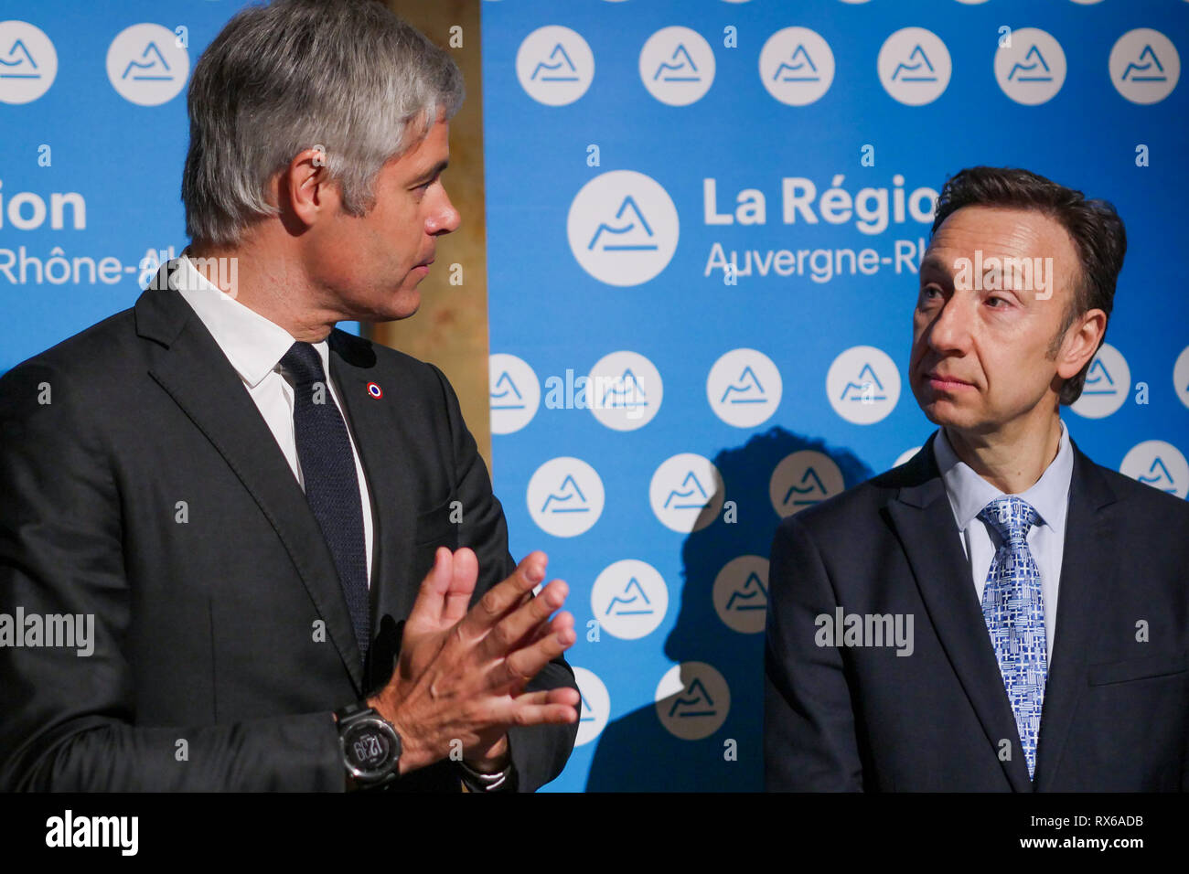 Lione, Francia, 8 Marzo 2019: Laurent Wauquiez, Pdt di Auvergne Regione Rhône-Alpes e Pdt di Les Republicains ala destra partito, è visto in Lione centro-orientale (Francia) il 8 marzo 2019 in compagnia di Stephane Berna presso il 'Musée des Tissus et des Arts Décoratifs' - Museo di prodotti tessili e di Arti Decorative, in occasione di una conferenza stampa per presentare il piano di salvataggio per il museo. Credito Credito: Serge Mouraret/Alamy Live News Foto Stock