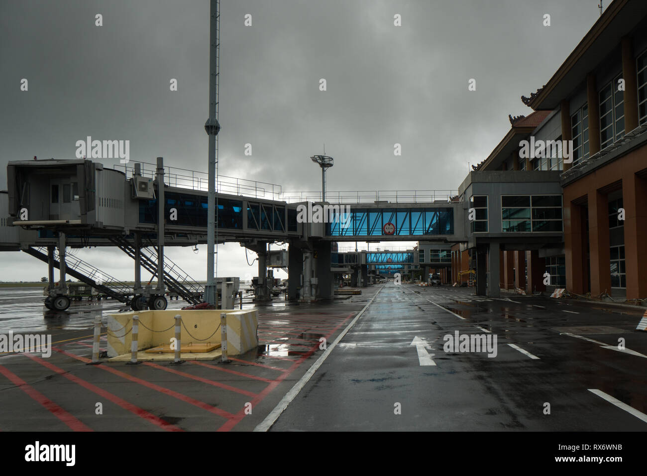 BADUNG,BALI-7 MARZO 2019: ogni anno, Bali celebrare Nyepi o giorno del silenzio. Aeroporto di Bali è stata la chiusura a causa di Nyepi Day. Foto Stock