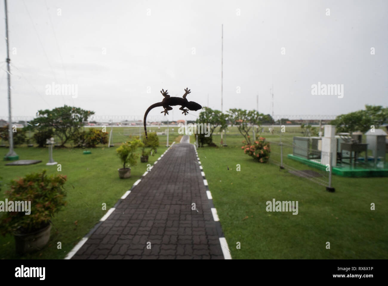 BADUNG,BALI-7 MARZO 2019: ogni anno, Bali celebrare Nyepi o giorno del silenzio. Aeroporto di Bali è stata la chiusura a causa di Nyepi Day. Foto Stock