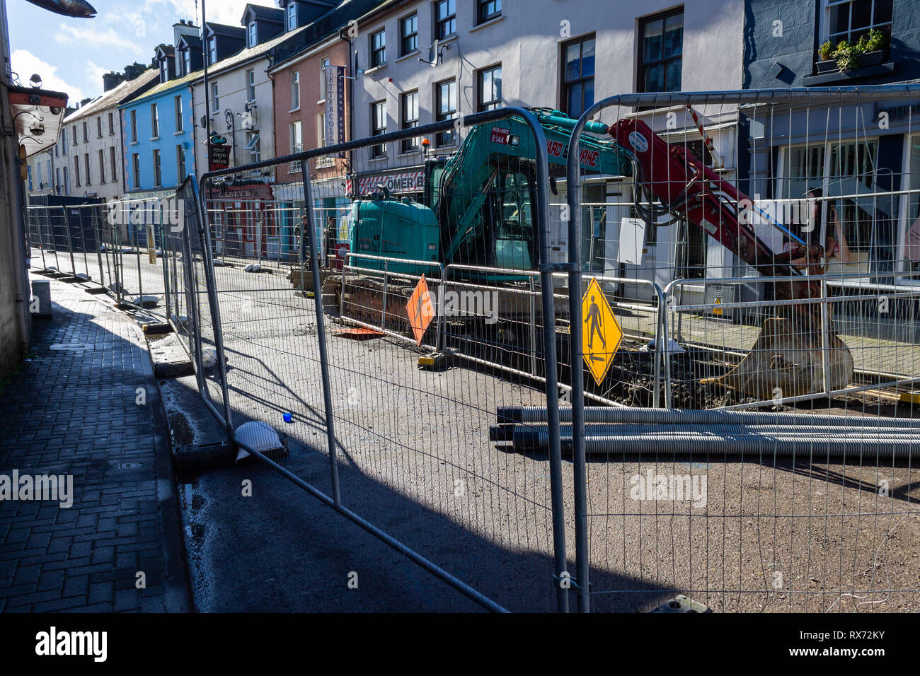 Roadworks provocando disturbo su un high street. bandon West Cork in Irlanda Foto Stock