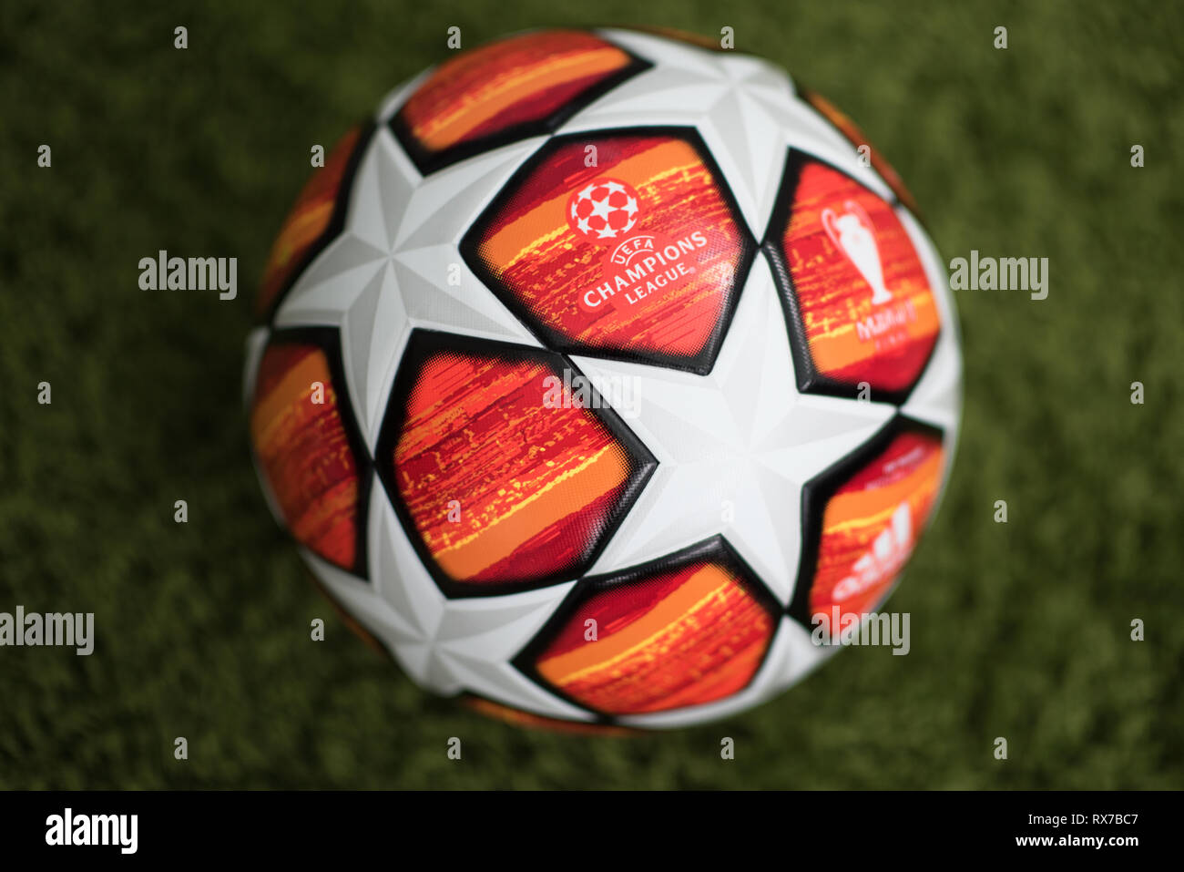 Close up di Adidas finale di UEFA Champions League calcio. Madrid 2019. Foto Stock