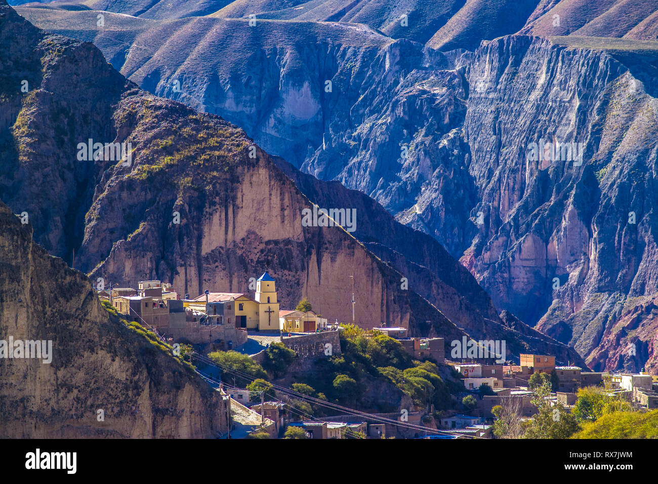 IRUYA, Argentina. Il piccolo villaggio remoto è profondamente nascosta in un canyon vicino al confine con la Bolivia Foto Stock