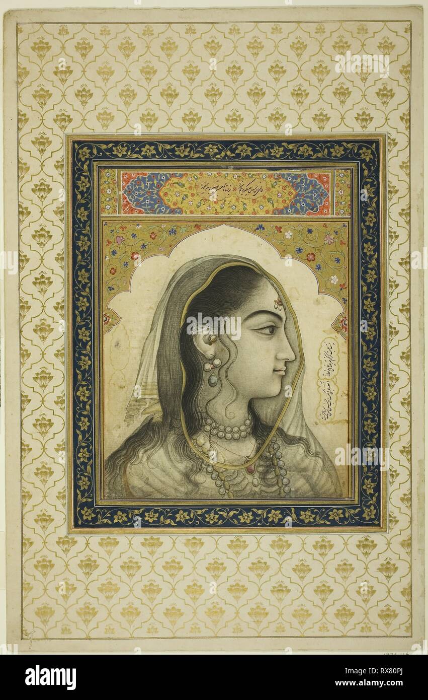 Ritratto di una bellezza. India. Data: 1601-1700. Dimensioni: Immagine: 22,4 x 16,6 cm (8 13/16 x 6 1/2 in.); bordo più esterno: 41,8 x 26,7 (16 3/8 x 10 1/2 in.); Carta: 44 x 28,6 cm (17 3/8 x 11 1/4 in.). Acquerello opaco e oro su carta. Origine: India. Museo: Chicago Art Institute. Autore: di Mughal. Foto Stock