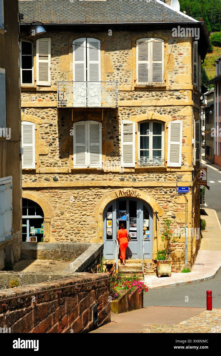 Librarie Pont Virgule book shop, Rue Saint-Antoine, Espalion, Aveyron Department, Occitane, Francia Foto Stock