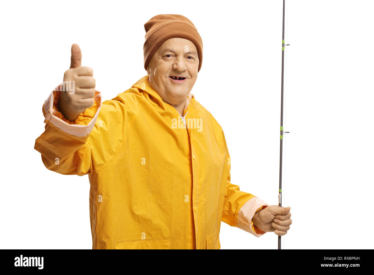 Uomo vecchio con una canna da pesca dando pollice in alto isolato su sfondo bianco Foto Stock