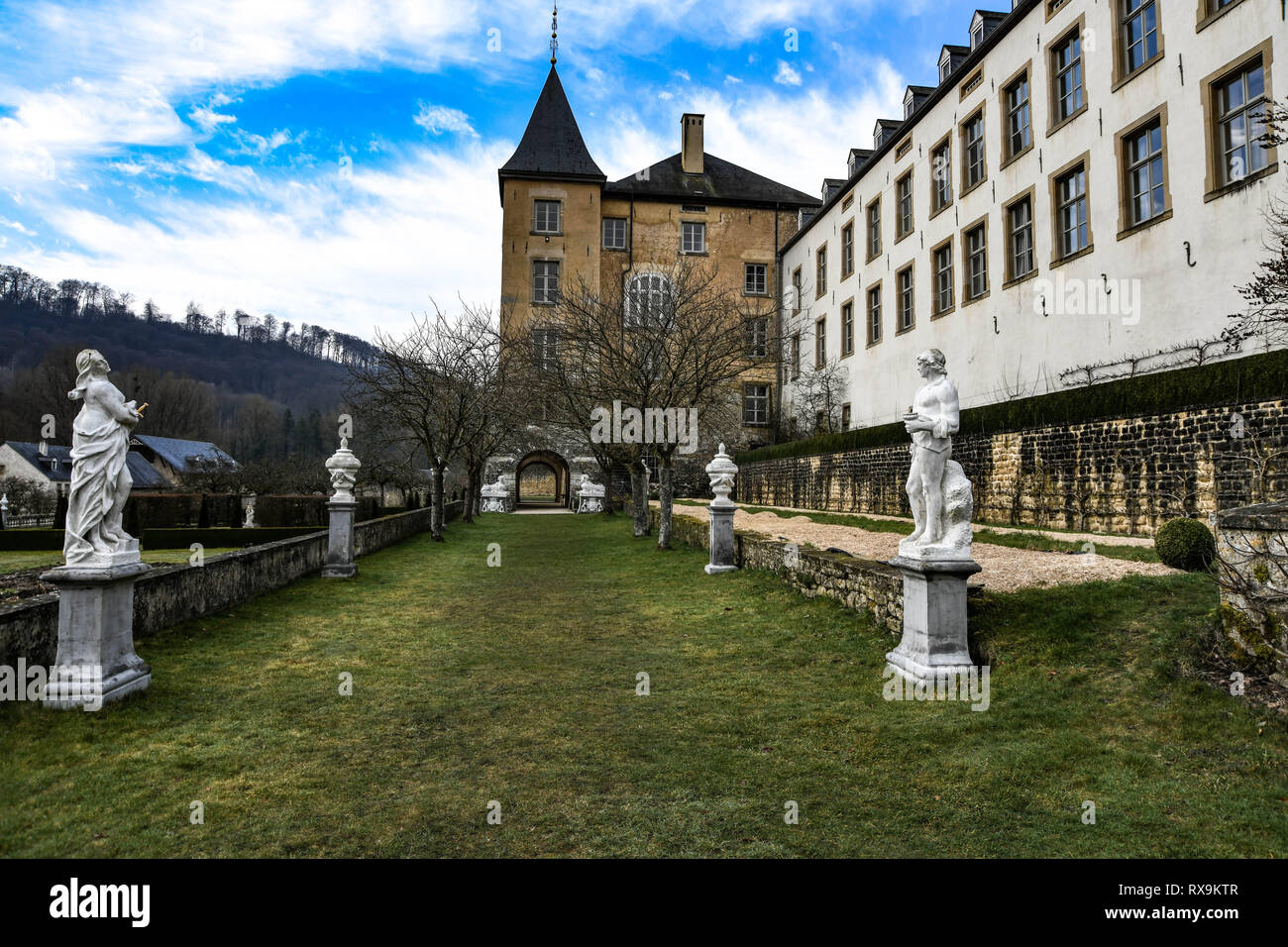 Il nuovo castello di Ansembourg è situato nel centro di Lussemburgo, nella valle di sette castelli. Foto Stock