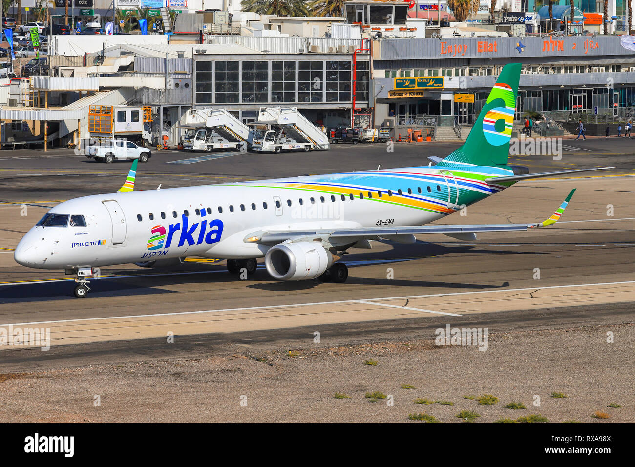 Eilat, Israele-Febbraio 24, 2019:Arkia Embraer ERJ-195AR al vecchio Eilat aeroporto internazionale. Foto Stock