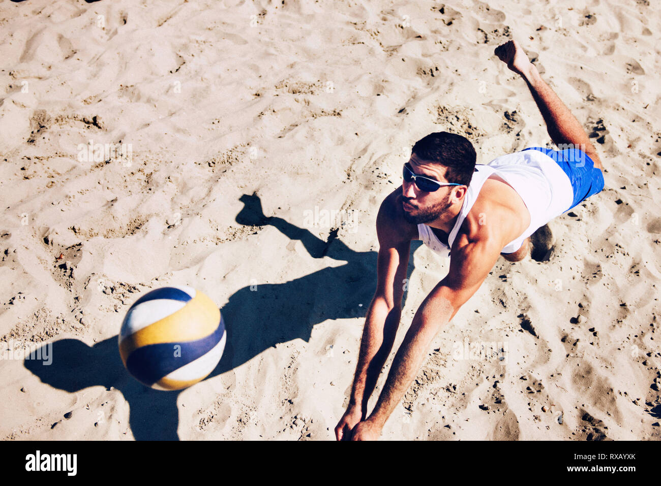 Giocatore di volleyball della spiaggia Foto Stock
