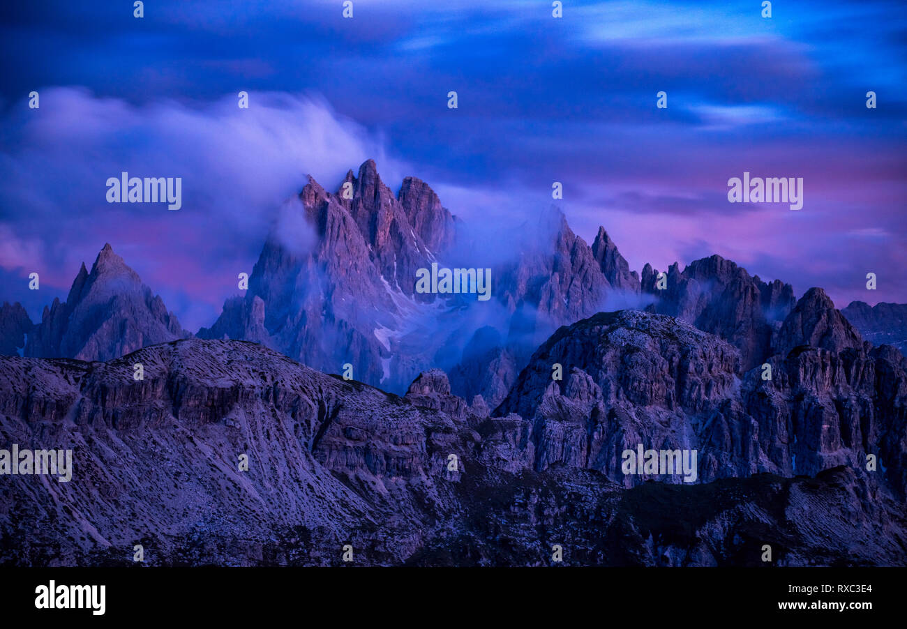 I Cadini di Misurina, gamma Sextener, Dolomiti, Belluno, Italia settentrionale (presi da Auronzo Hutte) Foto Stock