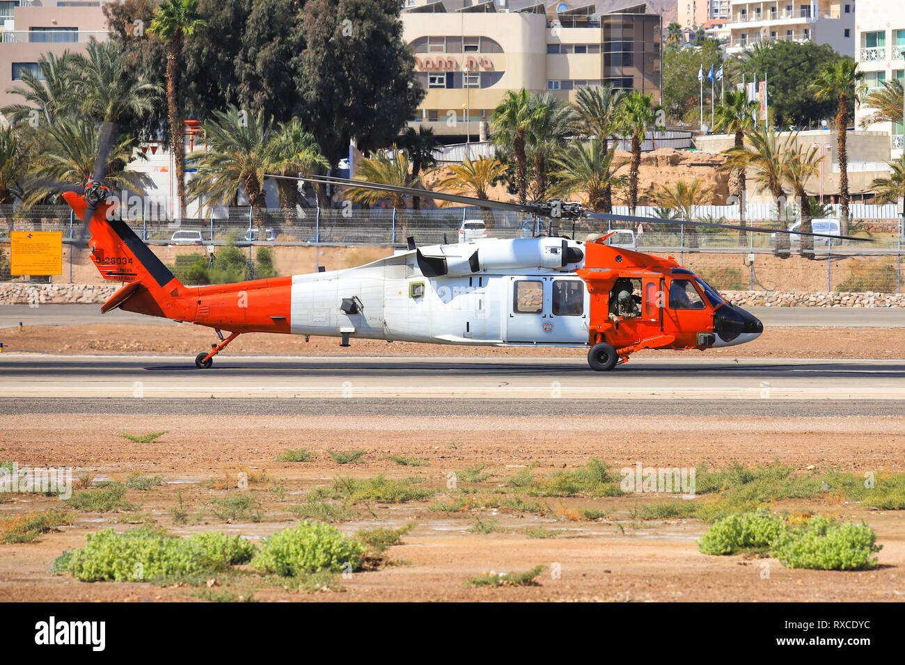 Eilat, Israele-Febbraio 24, 2019: UH 60 dalla forza multinazionale e osservatori al vecchio Eilat aeroporto internazionale. Foto Stock