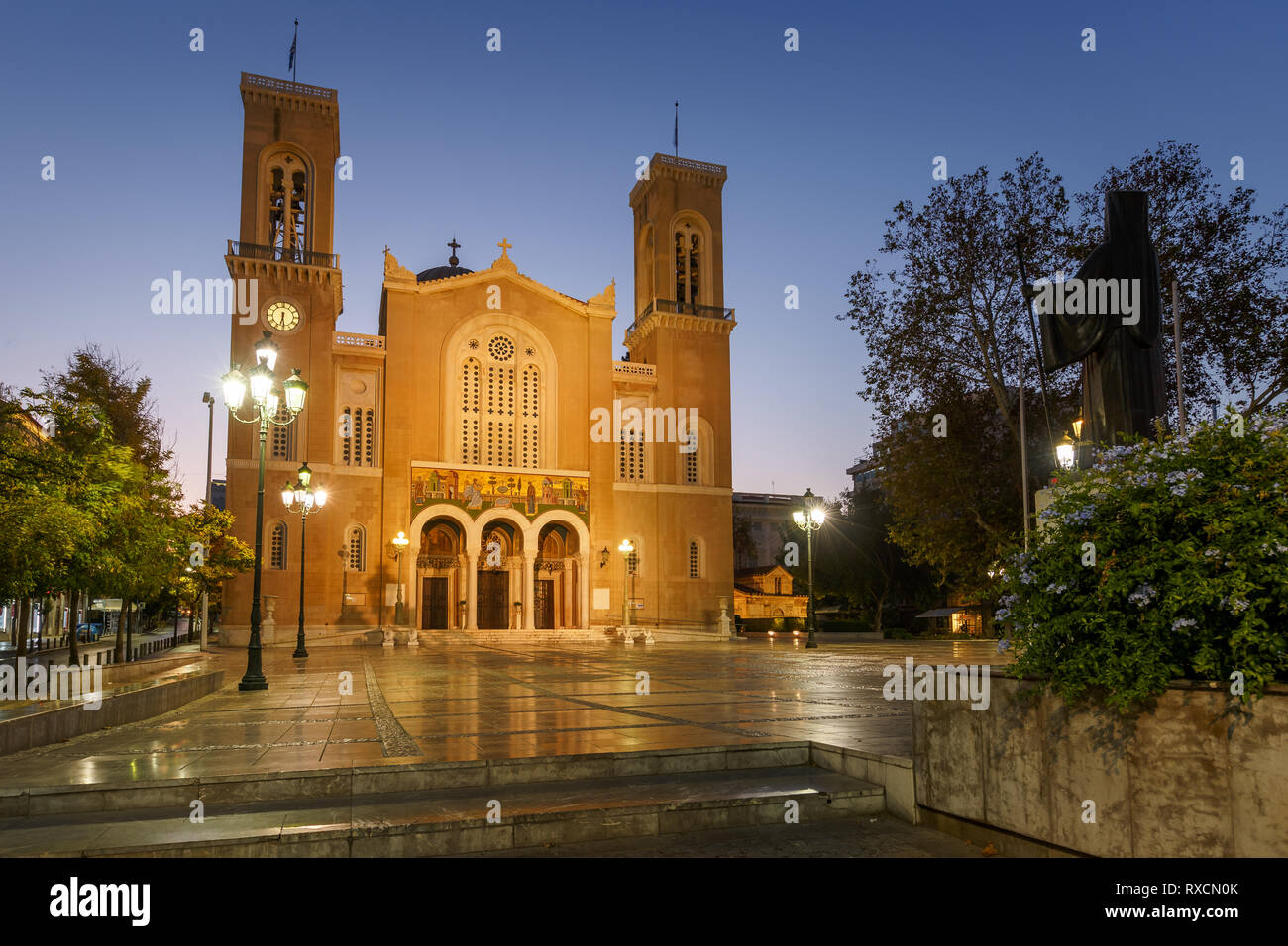 Athens, Grecia - 6 Novembre 2018: Cattedrale metropolitana di Atene situato in una metropoli Square nella città vecchia di Atene. Foto Stock