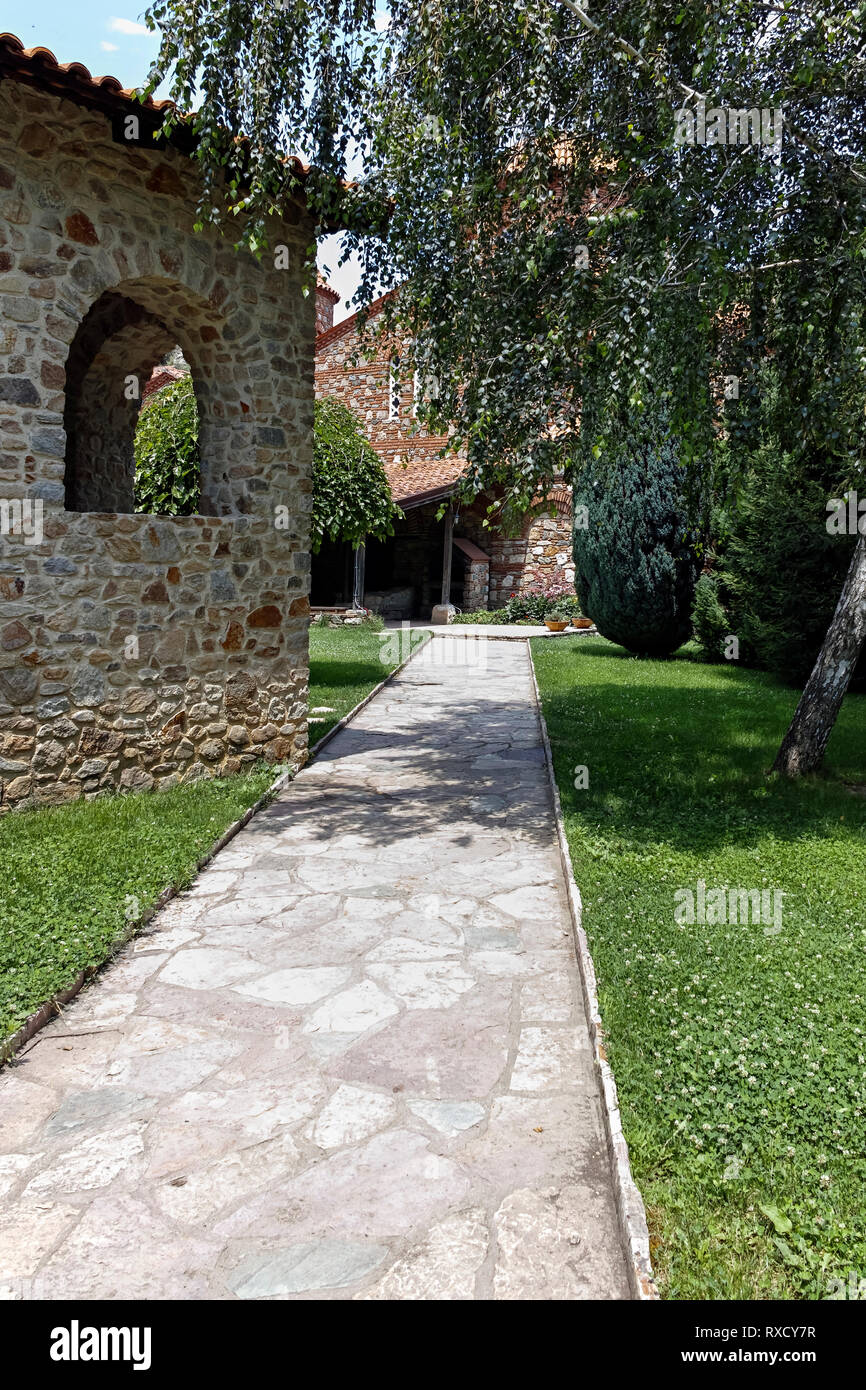 Edificio medievale a Vodoca Monastero Saint Leontius vicino alla città di Strumica, Repubblica di Macedonia del nord Foto Stock