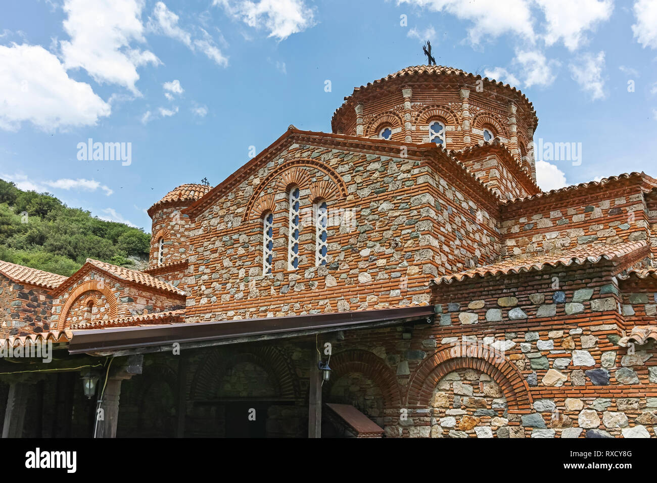 Edificio medievale a Vodoca Monastero Saint Leontius vicino alla città di Strumica, Repubblica di Macedonia del nord Foto Stock