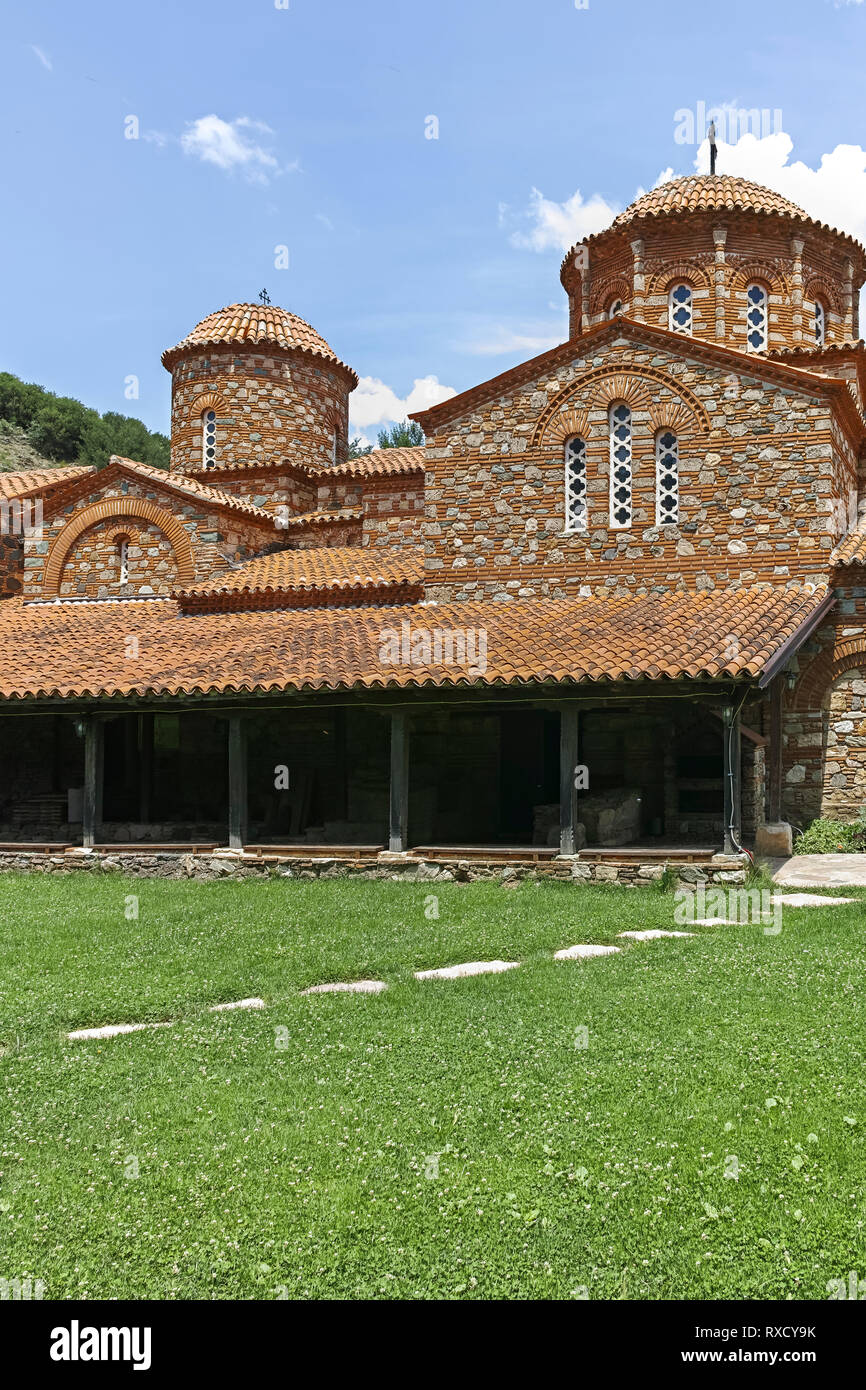 Edificio medievale a Vodoca Monastero Saint Leontius vicino alla città di Strumica, Repubblica di Macedonia del nord Foto Stock