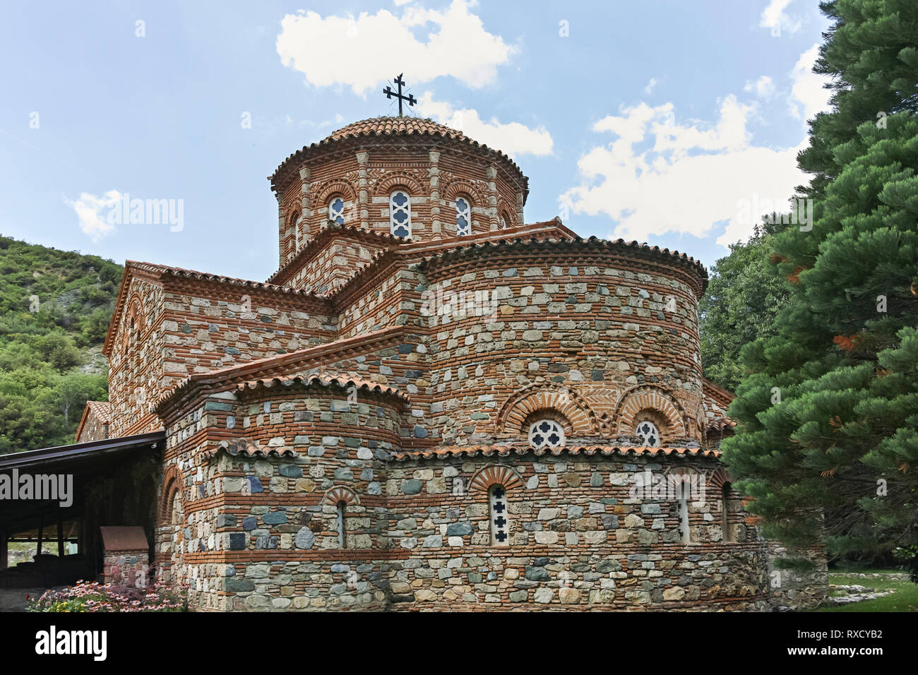 Edificio medievale a Vodoca Monastero Saint Leontius vicino alla città di Strumica, Repubblica di Macedonia del nord Foto Stock