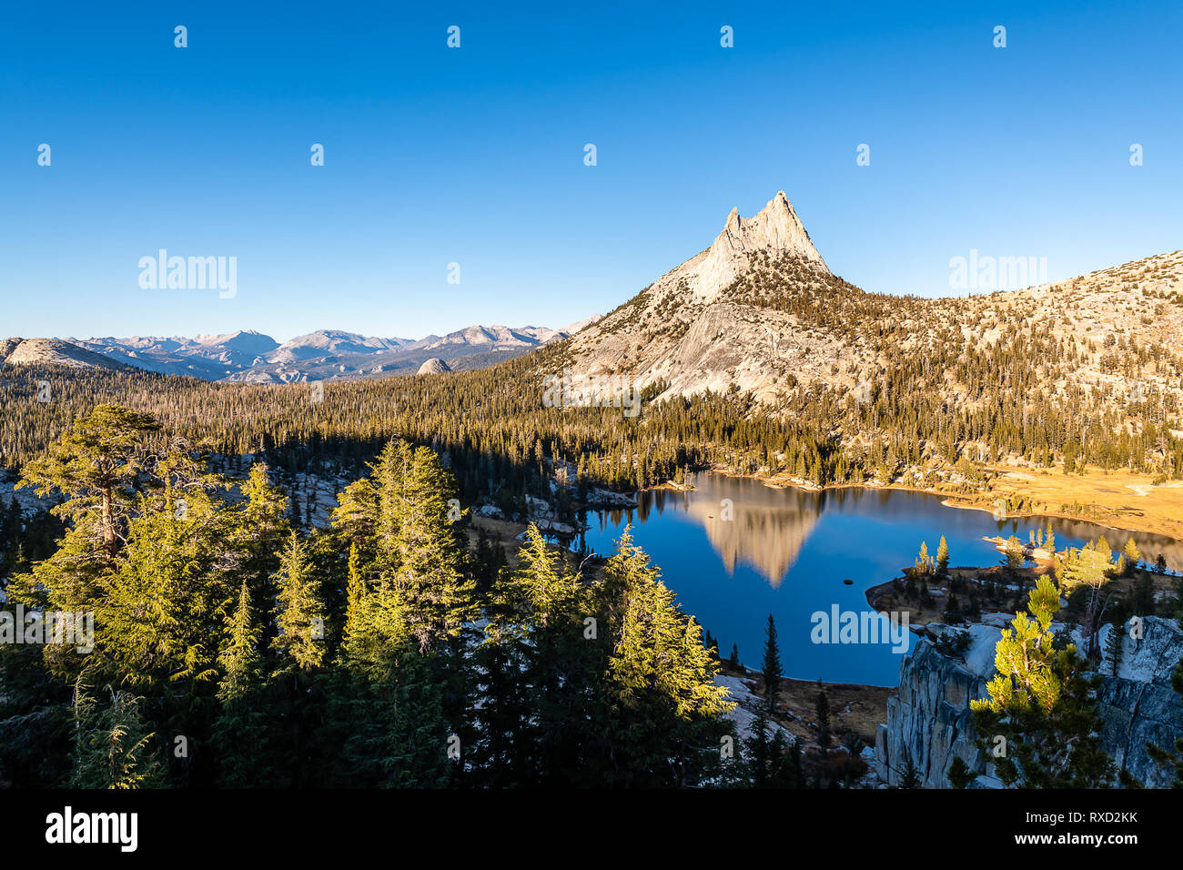 Cattedrale sentiero dei laghi nel Parco Nazionale di Yosemite Foto Stock