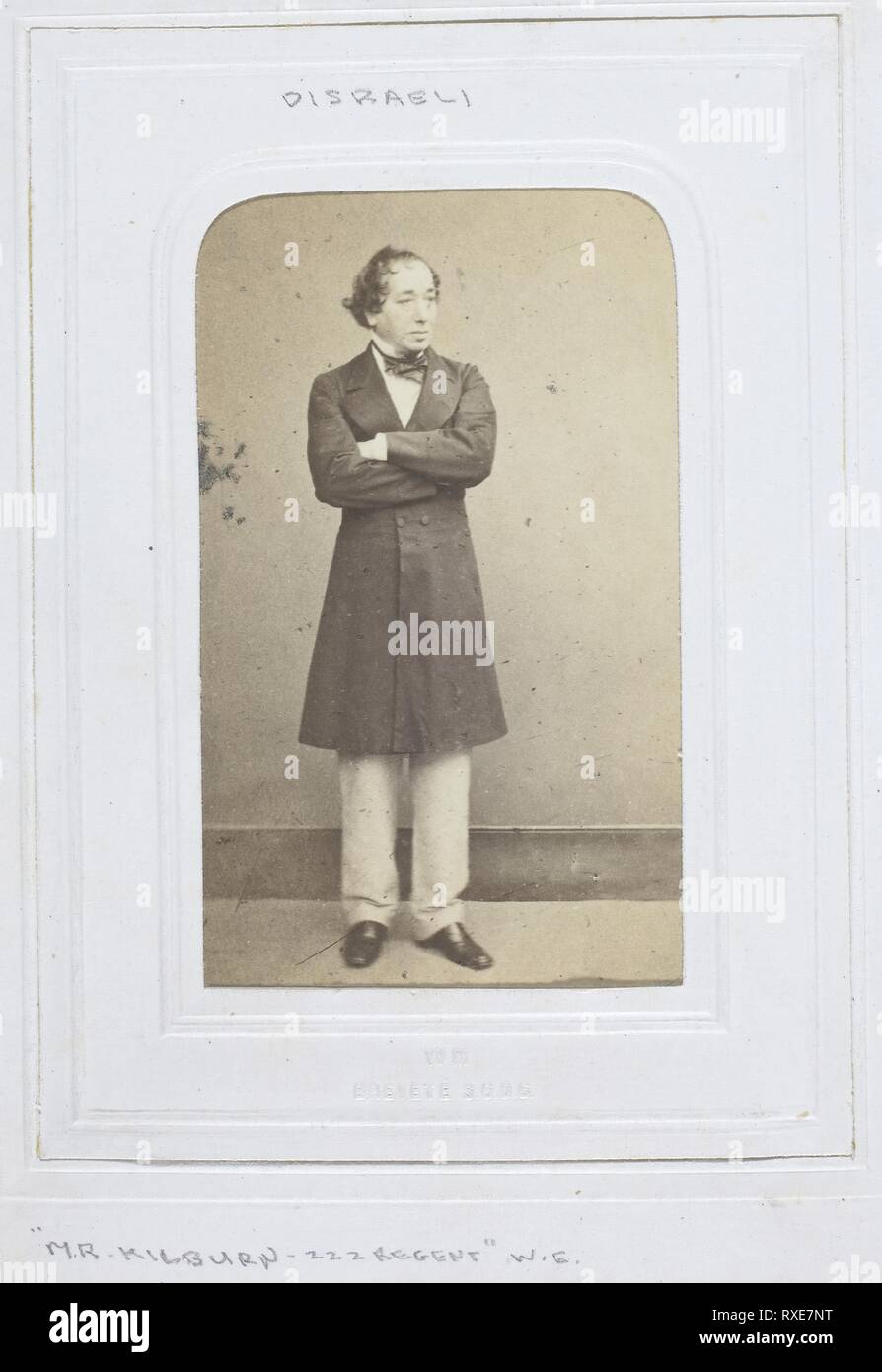 Benjamin Disraeli. William Edward Kilburn; British, 1819-1891. Data: 1860-1869. Dimensioni: 8,7 x 5,4 cm (l'immagine/carta); 10,8 x 6,5 cm (mount). Albume stampa. Origine: Regno Unito. Museo: Chicago Art Institute. Foto Stock
