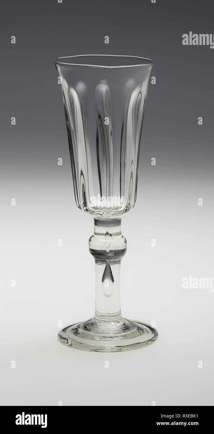 Bicchiere di vino. In Inghilterra. Data: 1735-1745. Dimensioni: 17,8 cm (7 in.). Il vetro. Origine: Inghilterra. Museo: Chicago Art Institute. Foto Stock