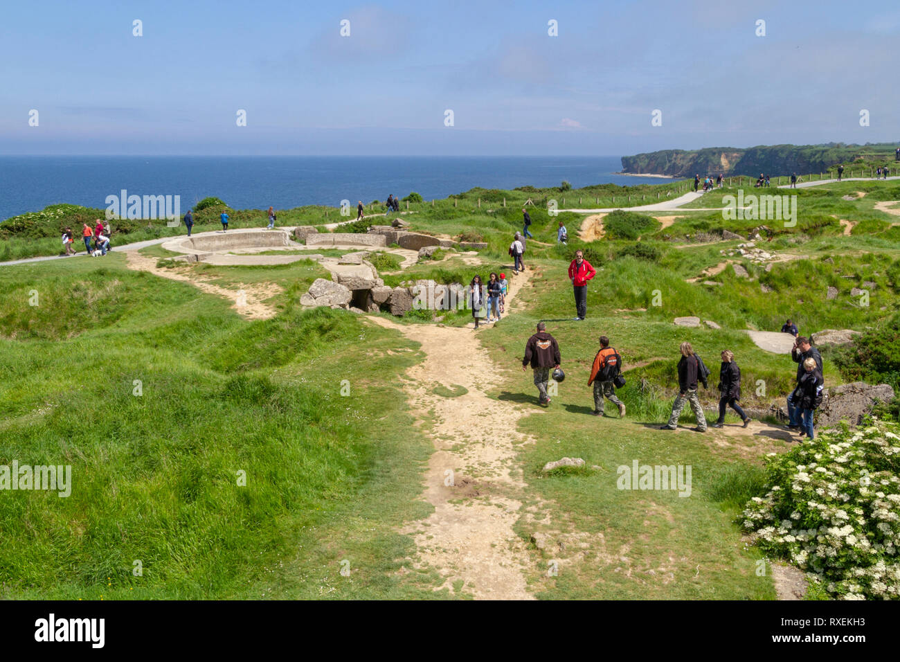 Vista generale su Pointe du Hoc sito, parte del D-Day in atterraggio a Omaha Beach, Normandia, Francia. Foto Stock