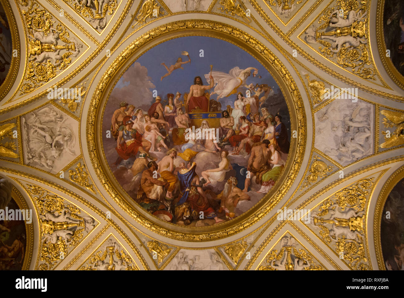 Affresco di Luigi Sabatelli, il gruppo delle antiche divinità sul Monte Olimpo, presieduta da Zeus nella Galleria Palatina di Palazzo Pitti a Firenze , Italia Foto Stock