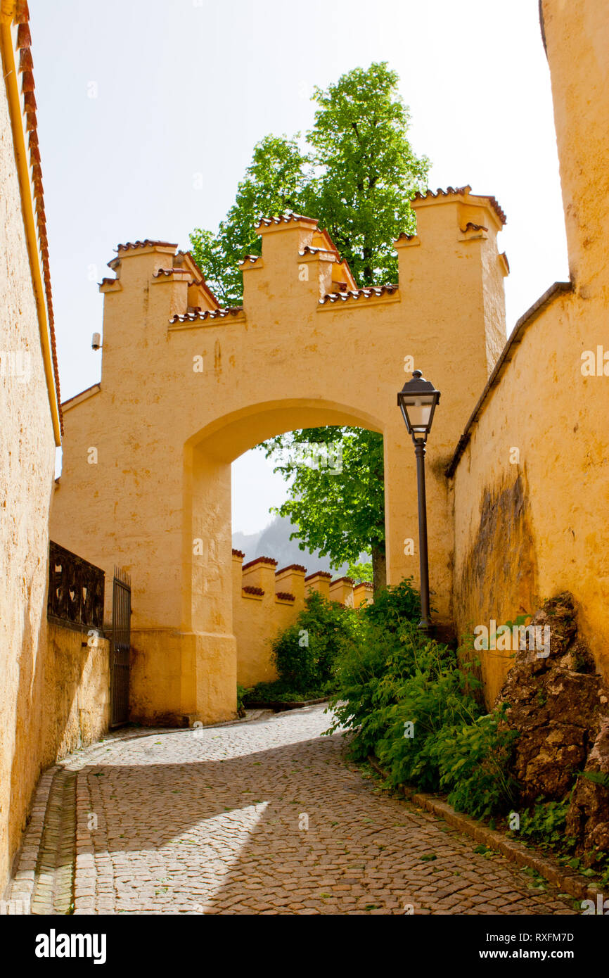 Porta ad arco il Castello di Hohenschwangau in Baviera, Germania Foto Stock