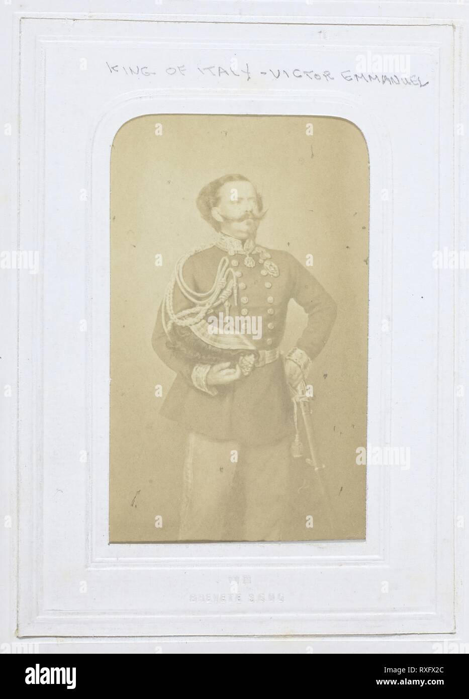 Victor Emmanuel. Artista sconosciuto; europea attiva 1860s. Data: 1860-1869. Dimensioni: 8,5 × 5,7 cm (immagine/carta); 10,5 × 6,2 cm (mount). Albume stampa. Origine: . Museo: Chicago Art Institute. Foto Stock