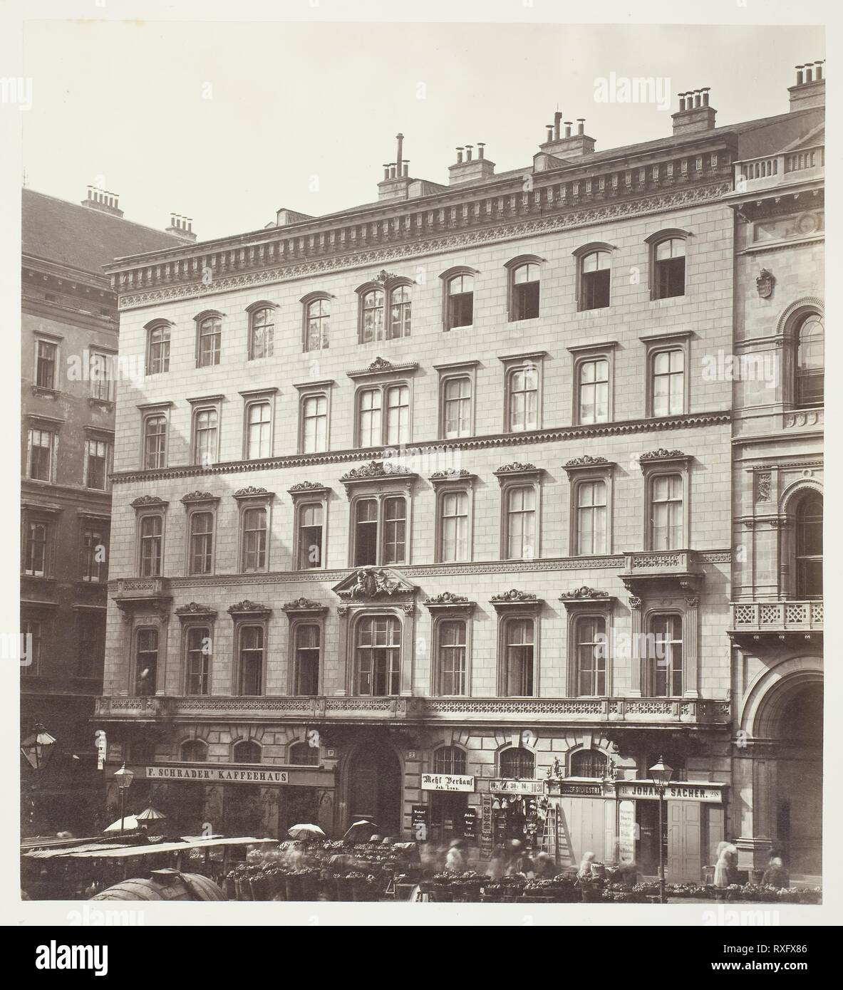 Freyung n. 1, Wohnhaus des Grafen M. Hardegg. Artista sconosciuto; austriaco del XIX secolo. Data: 1860-1869. Dimensioni: 28,6 x 26,1 cm (l'immagine/carta); 61,2 × 42,7 cm (album carta). Albume stampa. Origine: Austria. Museo: Chicago Art Institute. Autore: anonimo. Foto Stock