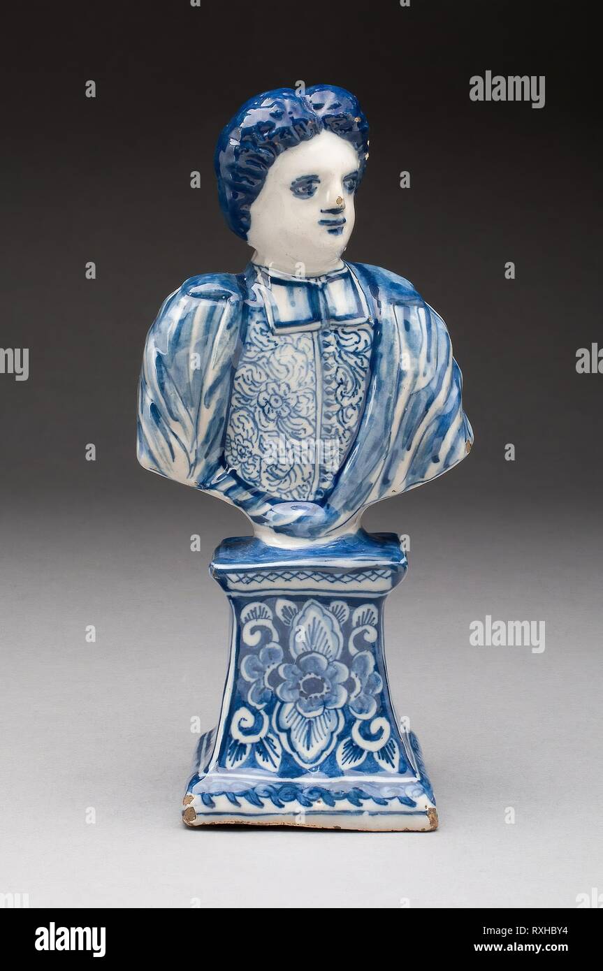 Il busto di un uomo. Paesi Bassi, Delft. Data: 1695-1705. Dimensioni: 19 × 9,1 cm (7 1/2 x 9/16 in.). Stagno-terracotta invetriata (Delftware). Origine: Delft. Museo: Chicago Art Institute. Foto Stock