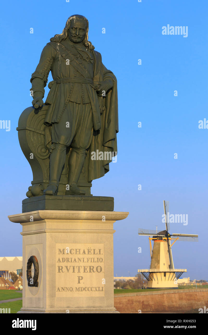 Monumento al XVII secolo ammiraglio olandese Michiel de Ruyter (1607-1676) a Vlissingen, Paesi Bassi Foto Stock
