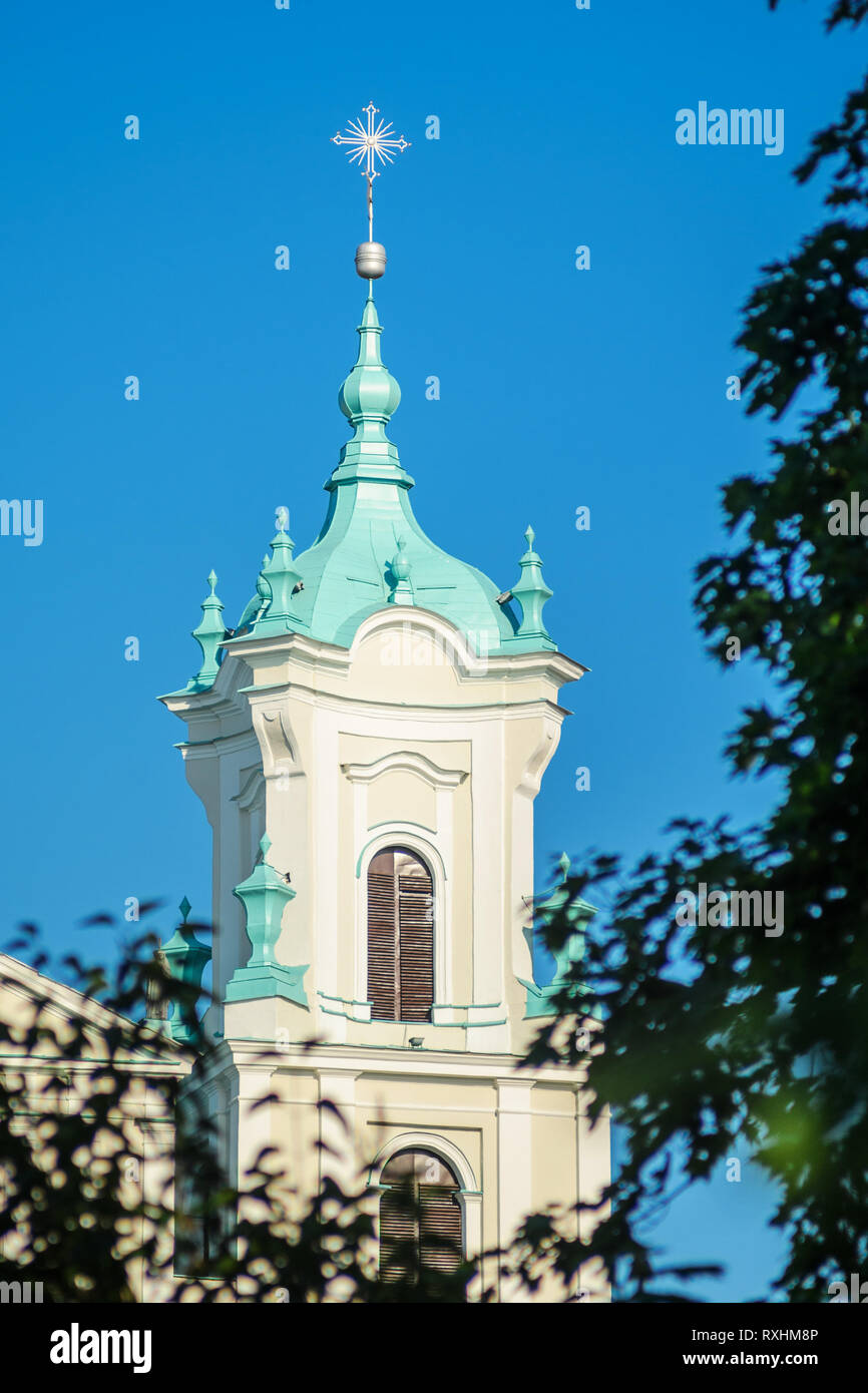 Grodno, Bielorussia- Maggio 26, 2018: la Cattedrale di San Francesco Saverio. Farny Chiesa. Gli elementi architettonici del palazzo. Sunny tempo chiaro Foto Stock