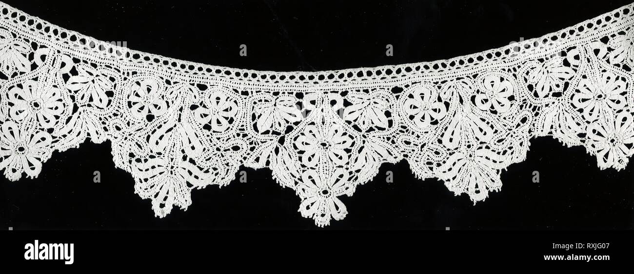 Frammenti (da un confine). Italia Settentrionale, eventualmente Venezia. Data: 1601-1625. Dimensioni: A: 8,6 x 117,4 cm (3 3/8 x 46 3/8 poll.) di larghezza ripetere: 13,4 cm (5 3/8 poll.) b: 7,3 x 39,8 cm (2 7/8 x 15 5/8 in.) di larghezza ripetere: 13,5 cm (5 3/8 in.). Biancheria, Rocca parte pizzi nelle sezioni; panno dei nastri. Provenienza: Italia settentrionale. Museo: Chicago Art Institute. Foto Stock