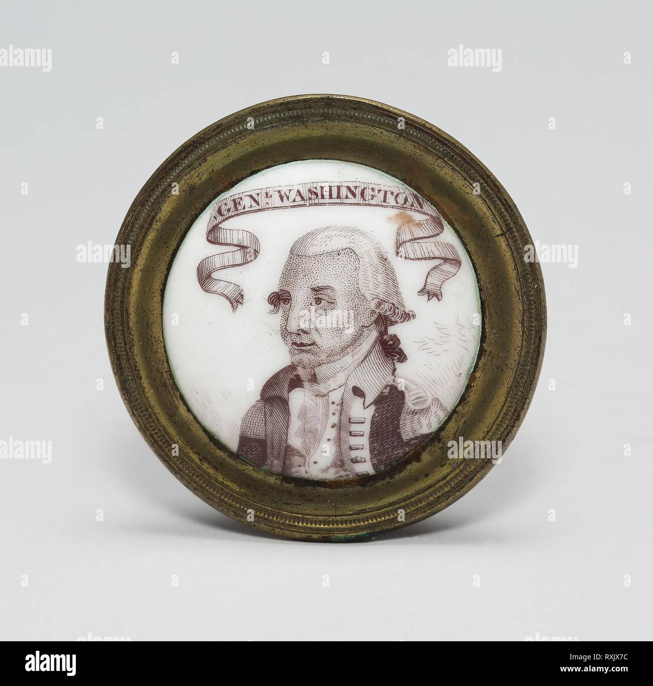 Mantello Pin (manopola o Tieback). Probabilmente a Birmingham, Inghilterra. Data: 1775-1785. Dimensioni: diam. 5,1 cm (2 in.). Il rame, il trasferimento dello smalto stampato, ferro e ottone. Origine: Inghilterra. Museo: Chicago Art Institute. Foto Stock