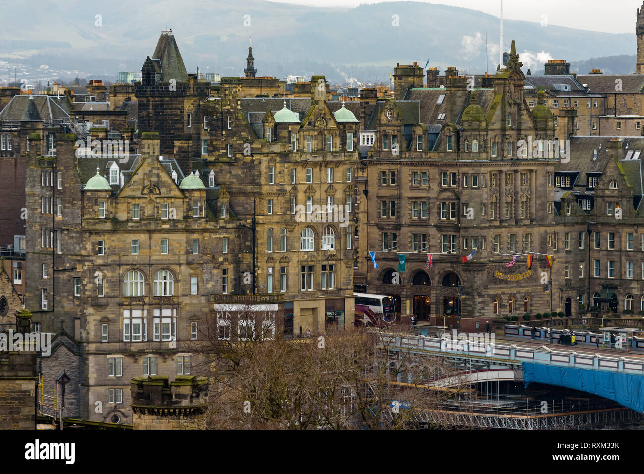 Edimburgo, Scozia - Dicembre 2018. Vista del centro medievale di Edimburgo da Calton Hill. Foto Stock