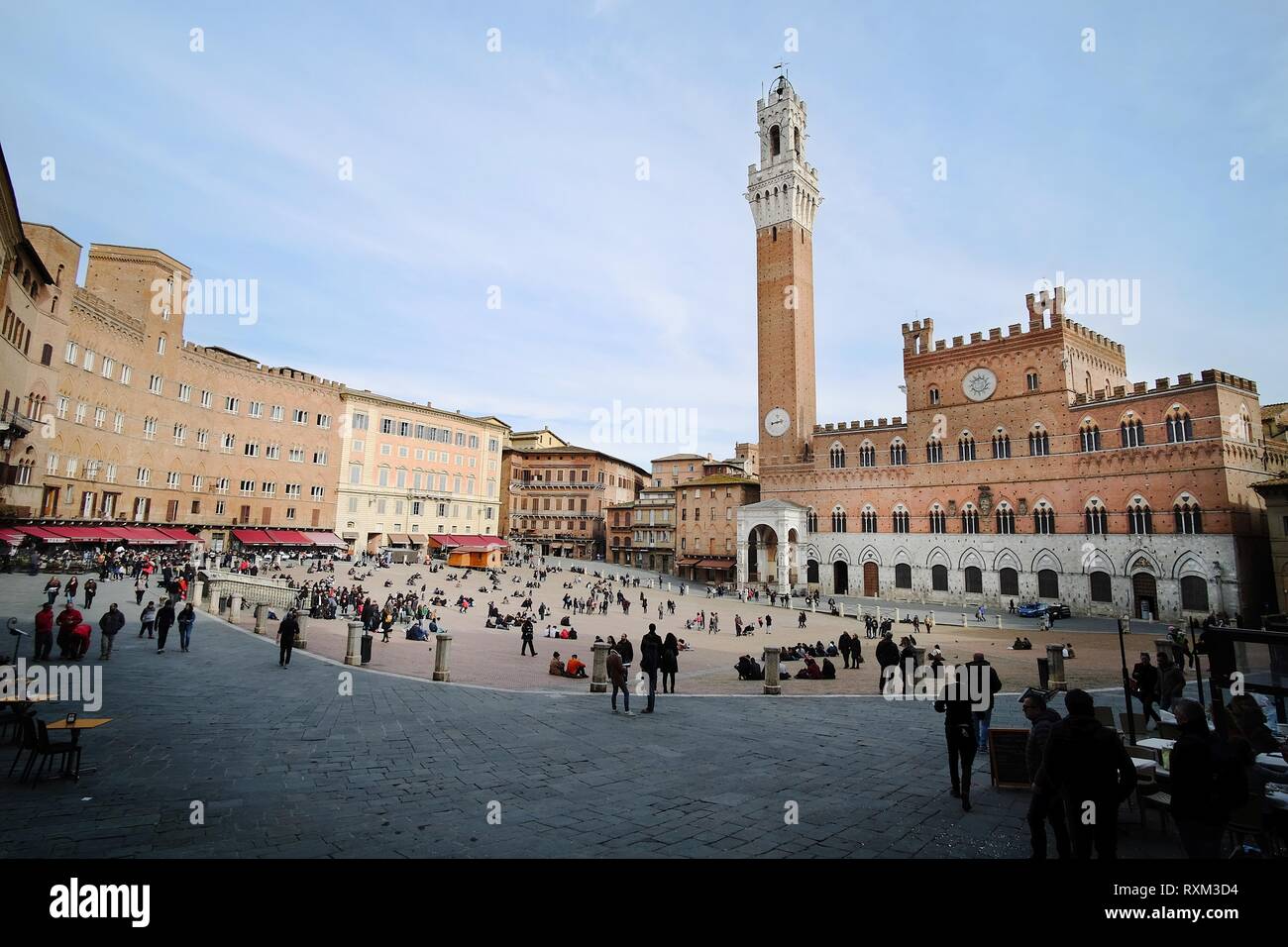Siena, Italia - 03 Marzo 2019: Piazza del campo nella città Toscana vicino Firenze in Italia. La piazza è famosa in tutto il mondo come il famoso Pali Foto Stock