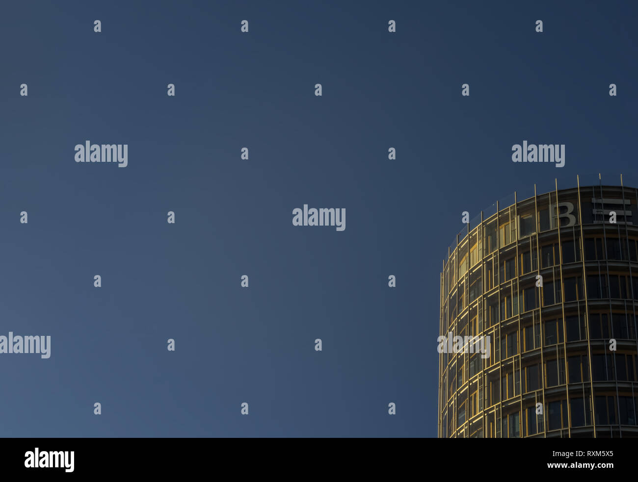 STUTTGART, Germania - FEBBRAIO 24,2019:quartiere Europa questo è un nuovo,ufficio moderno edificio dell'LBBW,uno del sud della Germania banche più grandi.It's betwee Foto Stock