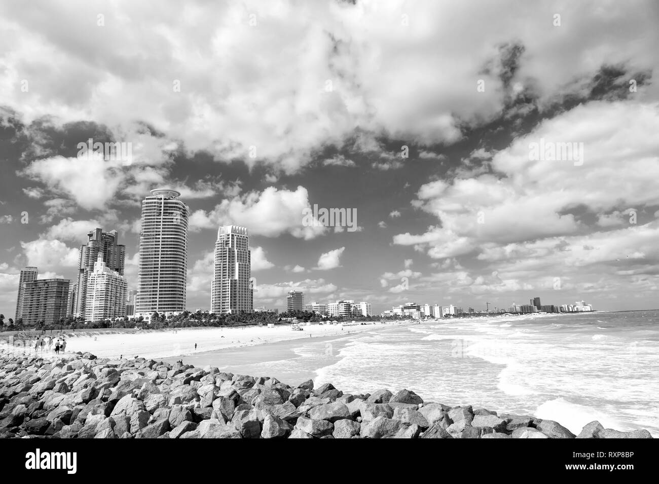 Spiaggia di South Beach a Miami Beach. Florida. Vista aerea. Il paradiso. South Pointe Park e il molo Foto Stock