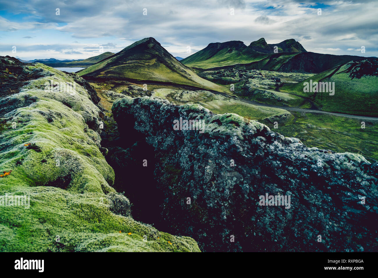 Surreale e colorato paesaggio di Islanda con nessuno attorno Foto Stock