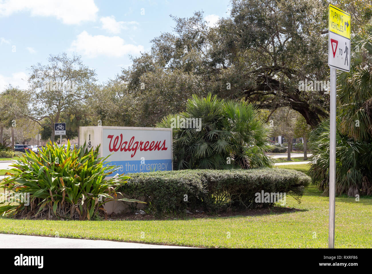 Walgreens drive thru immagini e fotografie stock ad alta risoluzione ...